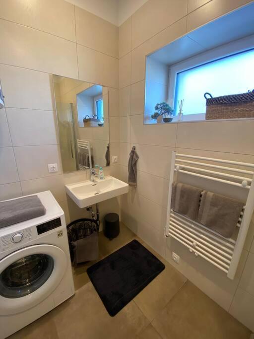 Wohnen Bahnstrasse 5 Apartman Klagenfurt am Woerthersee Kültér fotó